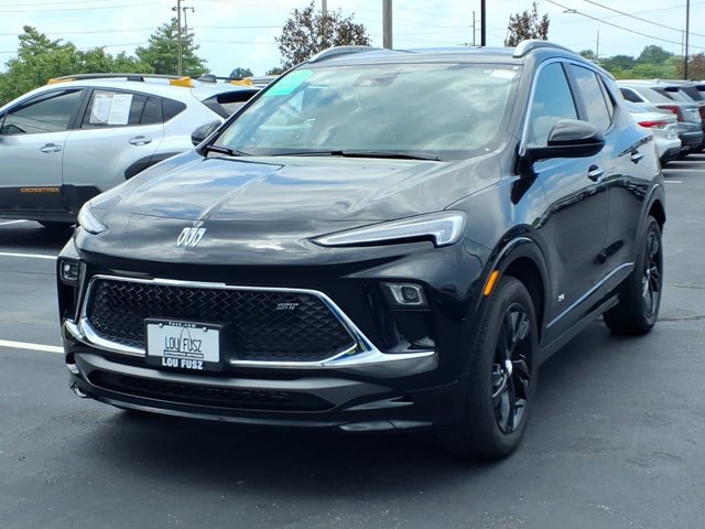 Used 2026 Buick Encore GX Sport Touring FWD image 2