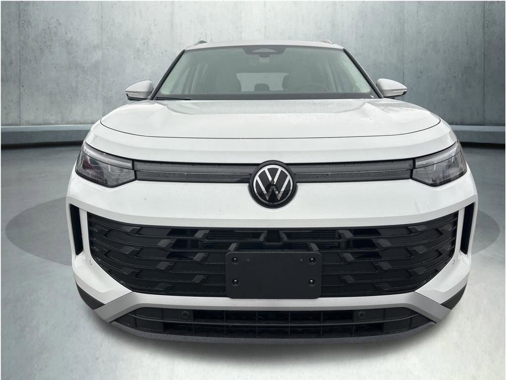 Used 2025 Volkswagen Tiguan SE w/ Panoramic Sunroof Package image 11