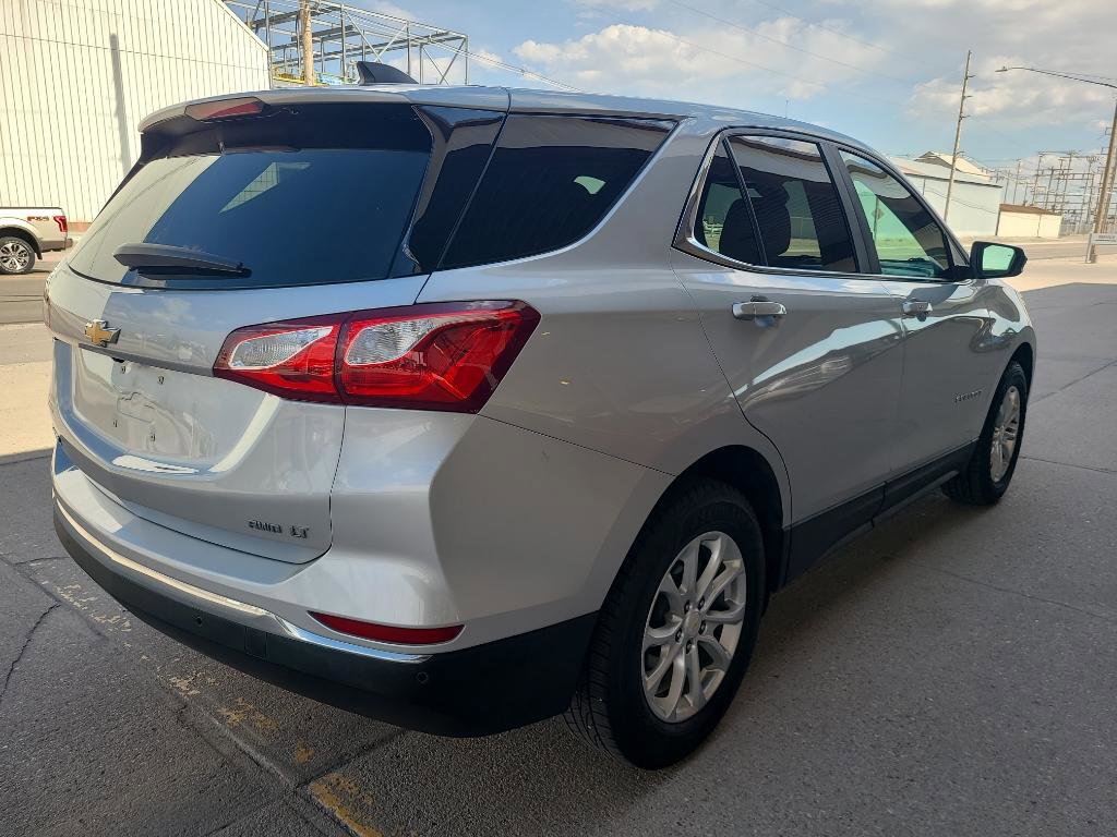 Used 2021 Chevrolet Equinox LT w/ Driver Convenience Package image 5