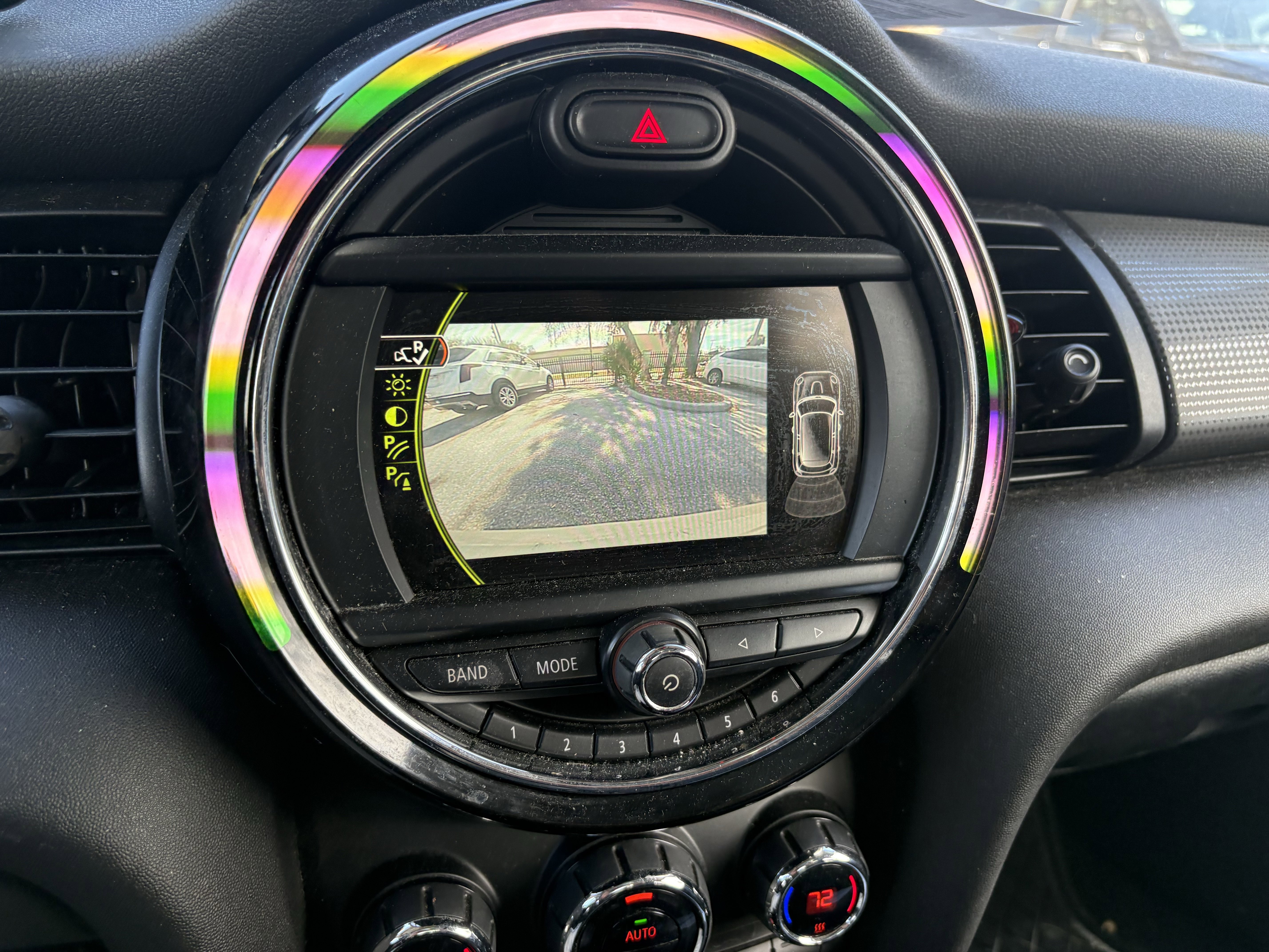 Used 2018 MINI Cooper 4-Door Hardtop image 11