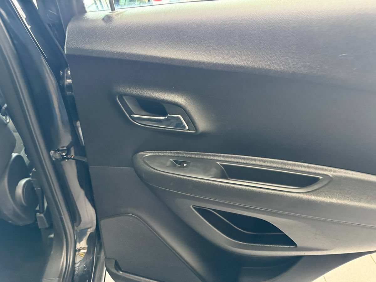 Used 2015 Chevrolet Trax LS FWD image 42