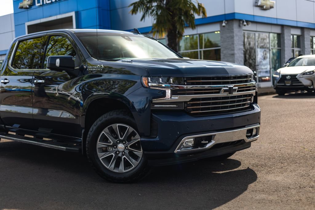 Used 2022 Chevrolet Silverado 1500 High Country w/ Safety Package II image 3