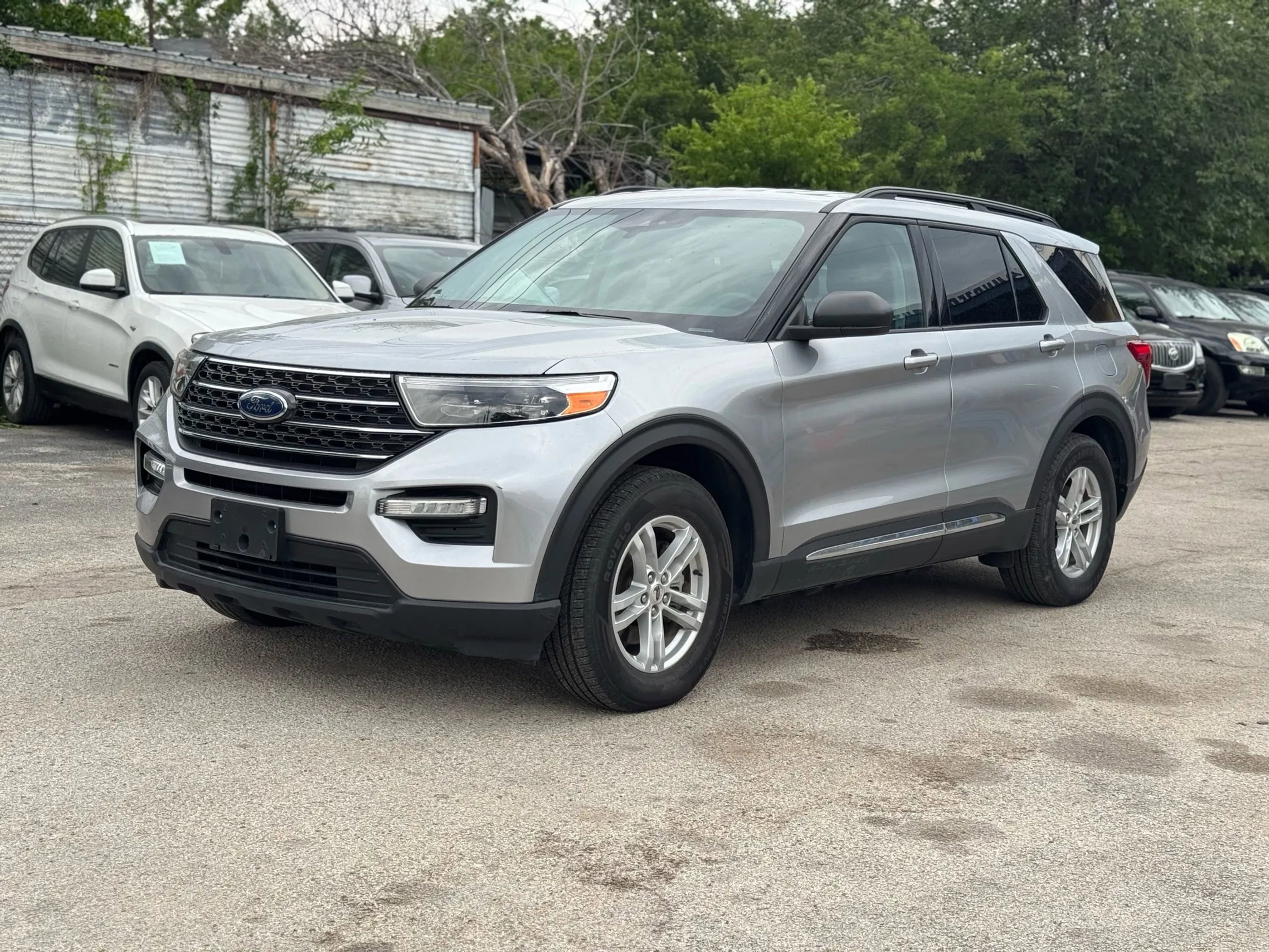 Used 2023 Ford Explorer XLT w/ Equipment Group 202A image 5