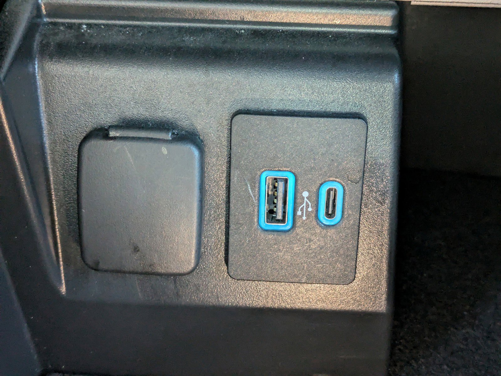 Used 2021 Ford Explorer XLT RWD image 26