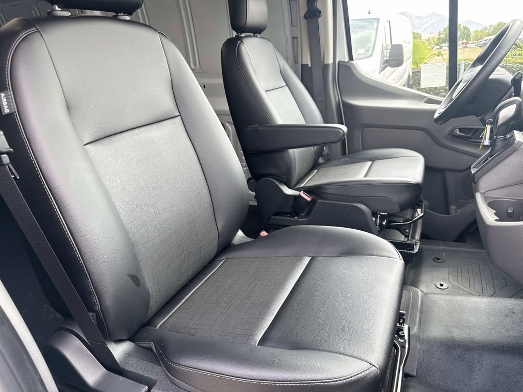 New 2025 Ford Transit 250 Low Roof image 21