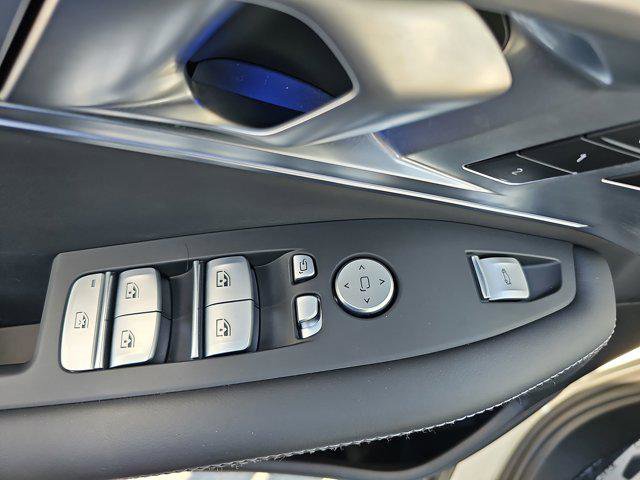 Certified 2024 BMW XM image 28