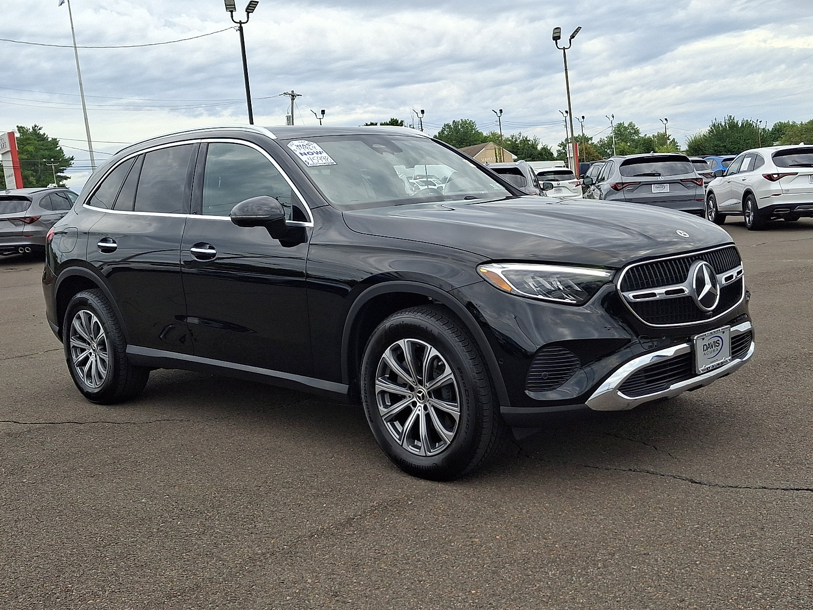 Used 2025 Mercedes-Benz GLC 300 image 3