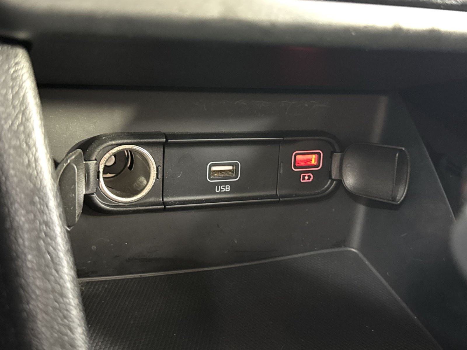Used 2022 Kia Niro LXS FWD image 43