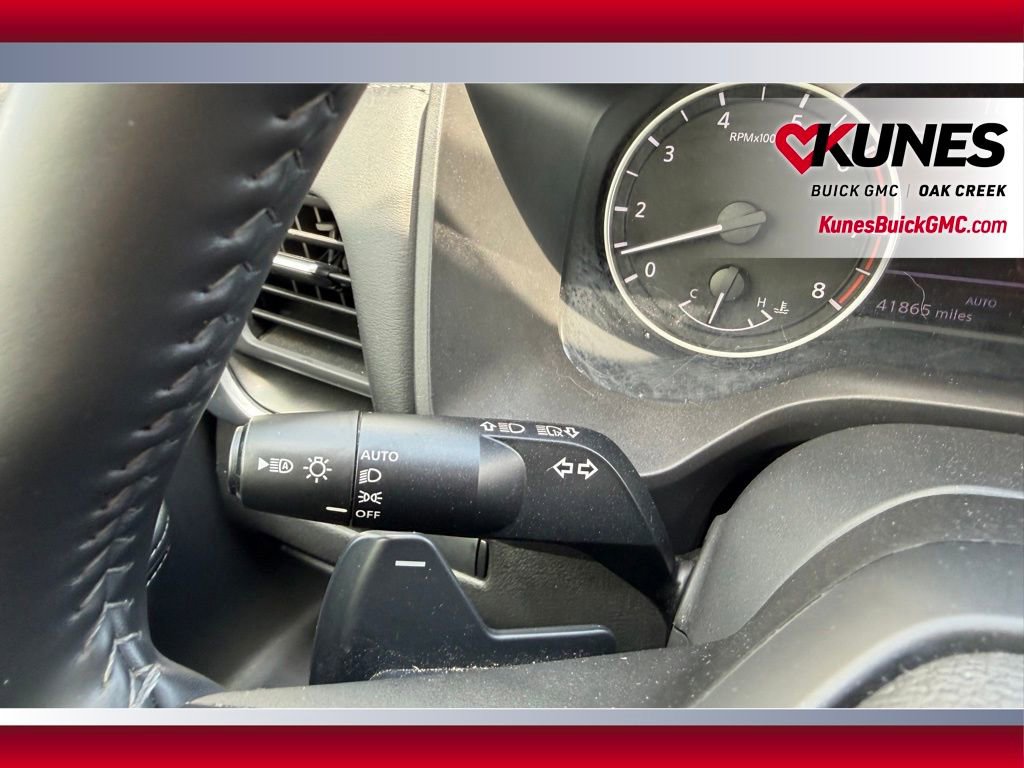 Used 2025 Nissan Rogue SV AWD/4WD image 15