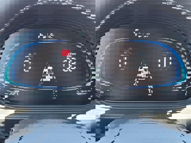 Certified 2025 Hyundai Venue SEL image 8