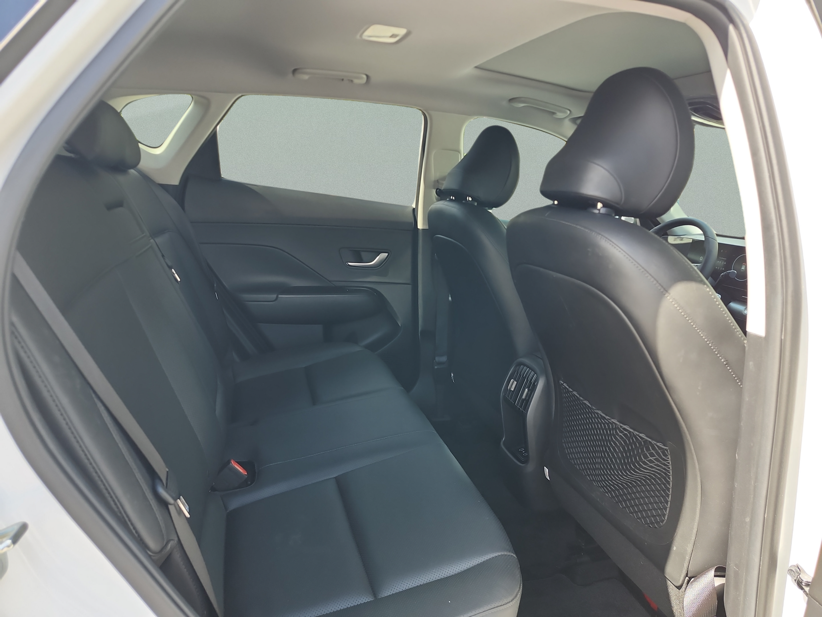 Certified 2025 Hyundai Kona Limited AWD/4WD image 18