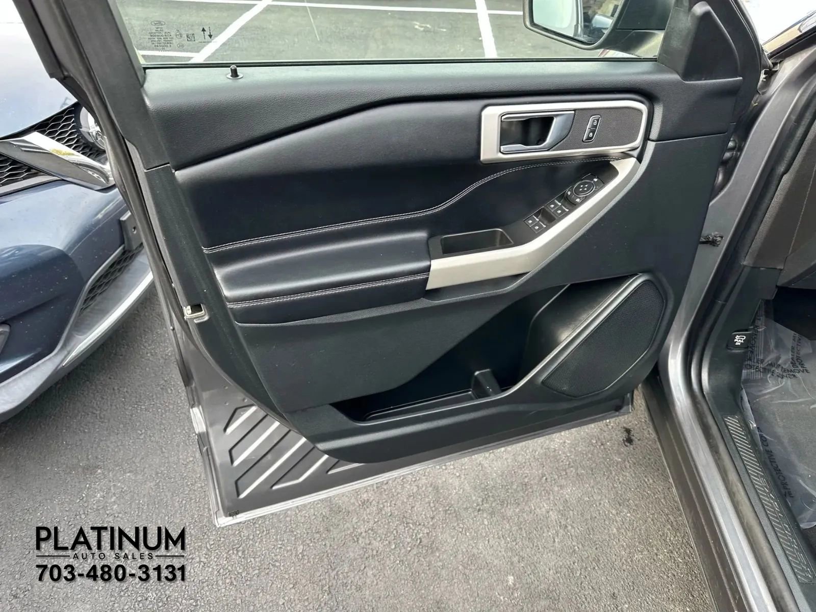 Used 2021 Ford Explorer XLT w/ Equipment Group 202A image 18