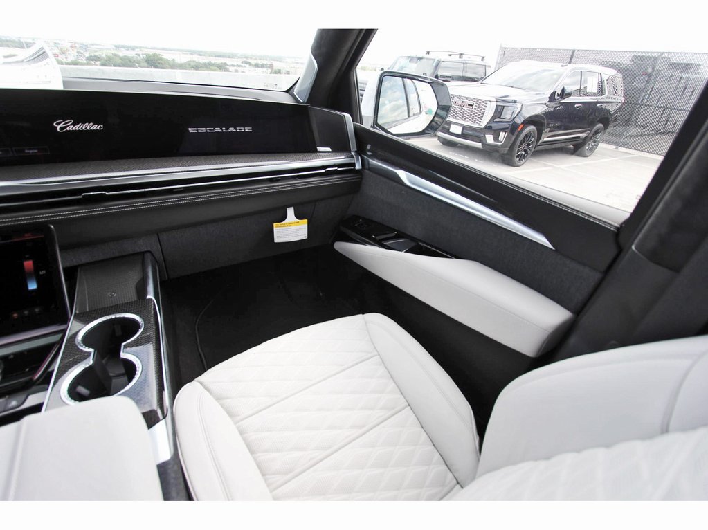 New 2026 Cadillac Escalade V w/ LPO, ONYX Package AWD/4WD image 10