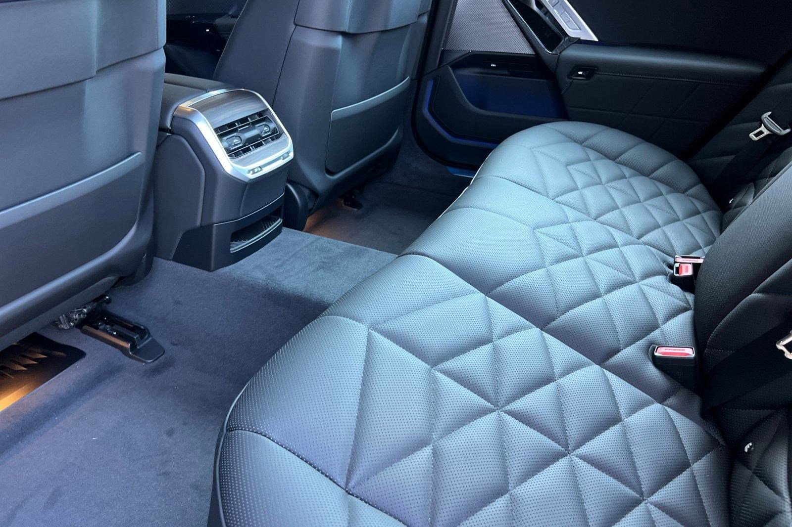 New 2025 BMW 740i image 21