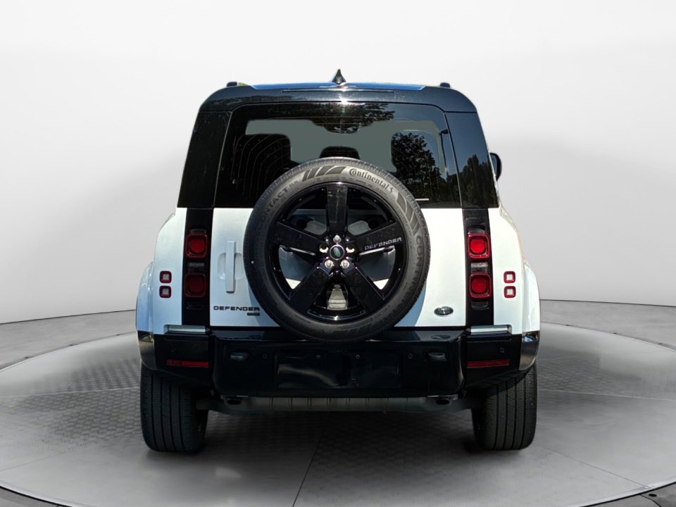 Used 2023 Land Rover Defender 110 X-Dynamic SE AWD/4WD image 6