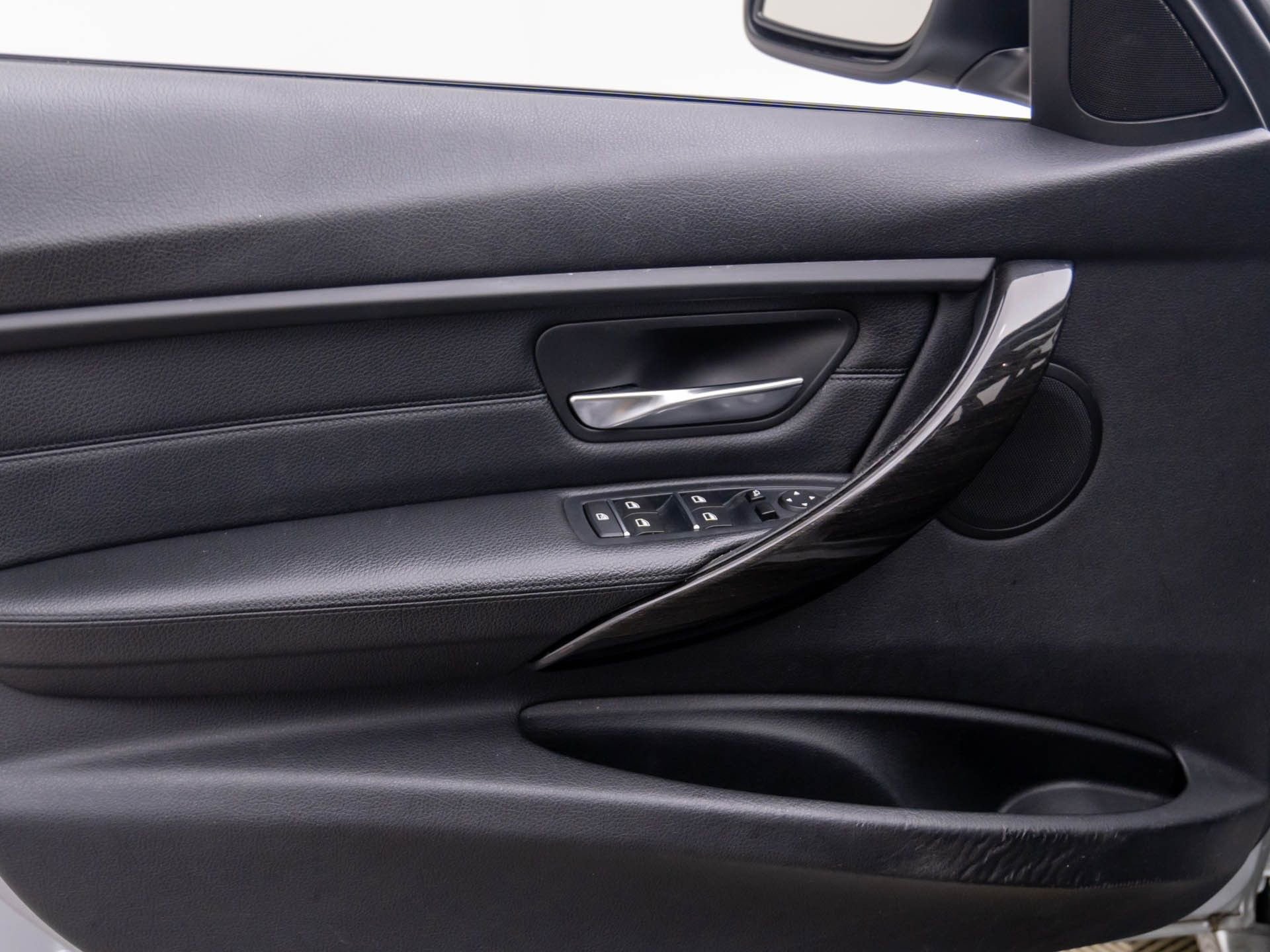 Used 2016 BMW 320i xDrive 320i xDrive image 13