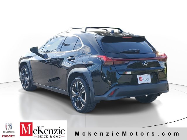 Used 2021 Lexus UX 200 w/ Accessory Package (A2) FWD image 3