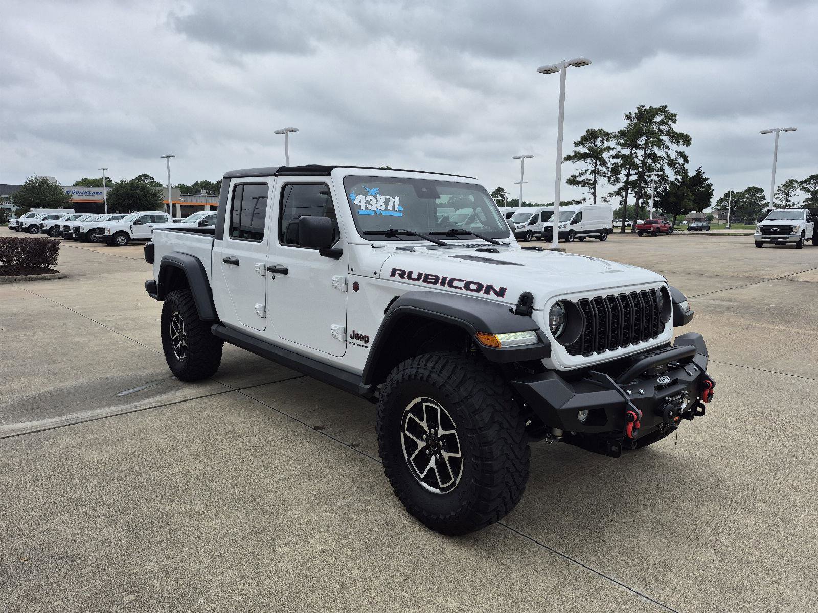 Used 2024 Jeep Gladiator Rubicon AWD/4WD image 13