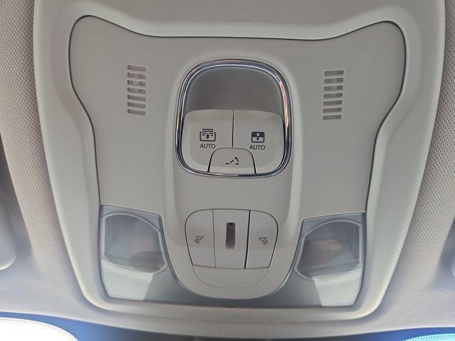 Used 2019 Jeep Renegade Latitude AWD/4WD image 27