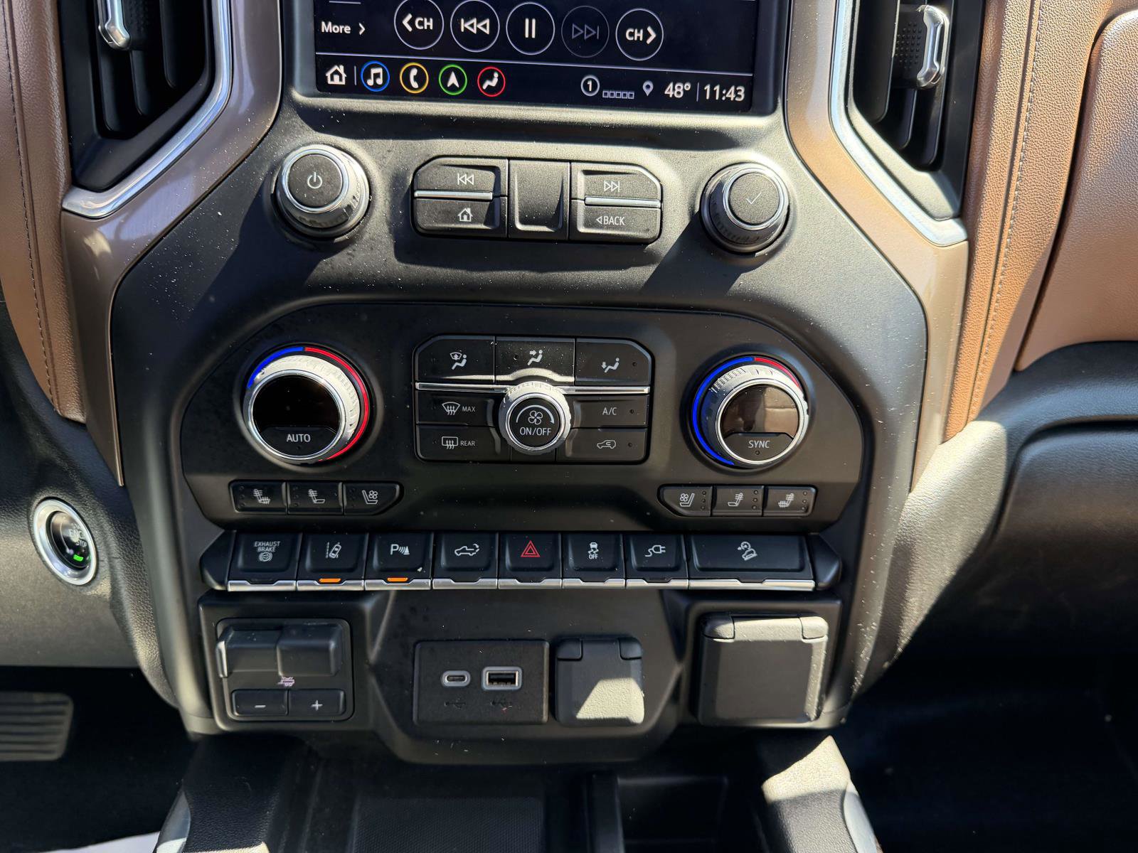 Used 2022 Chevrolet Silverado 3500 High Country w/ Safety Package II image 28