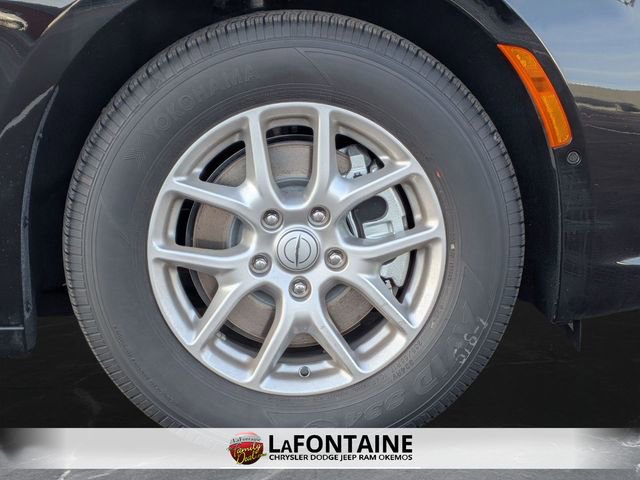 New 2026 Chrysler Pacifica Select image 32