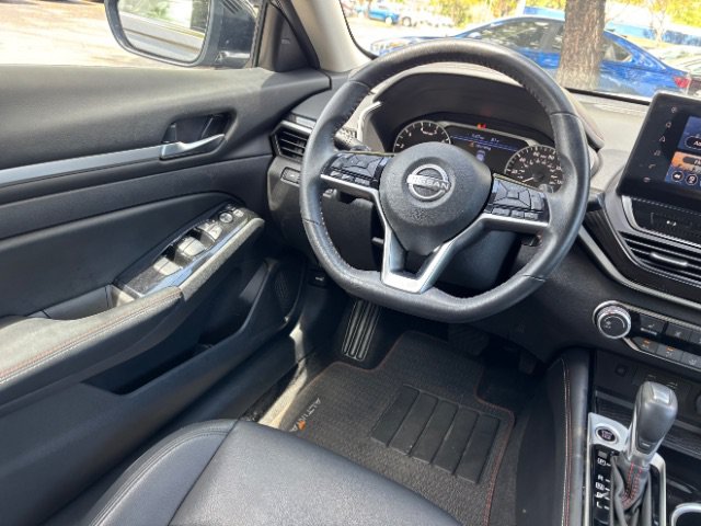 Used 2024 Nissan Altima 2.5 SR w/ SR Premium Package FWD image 16