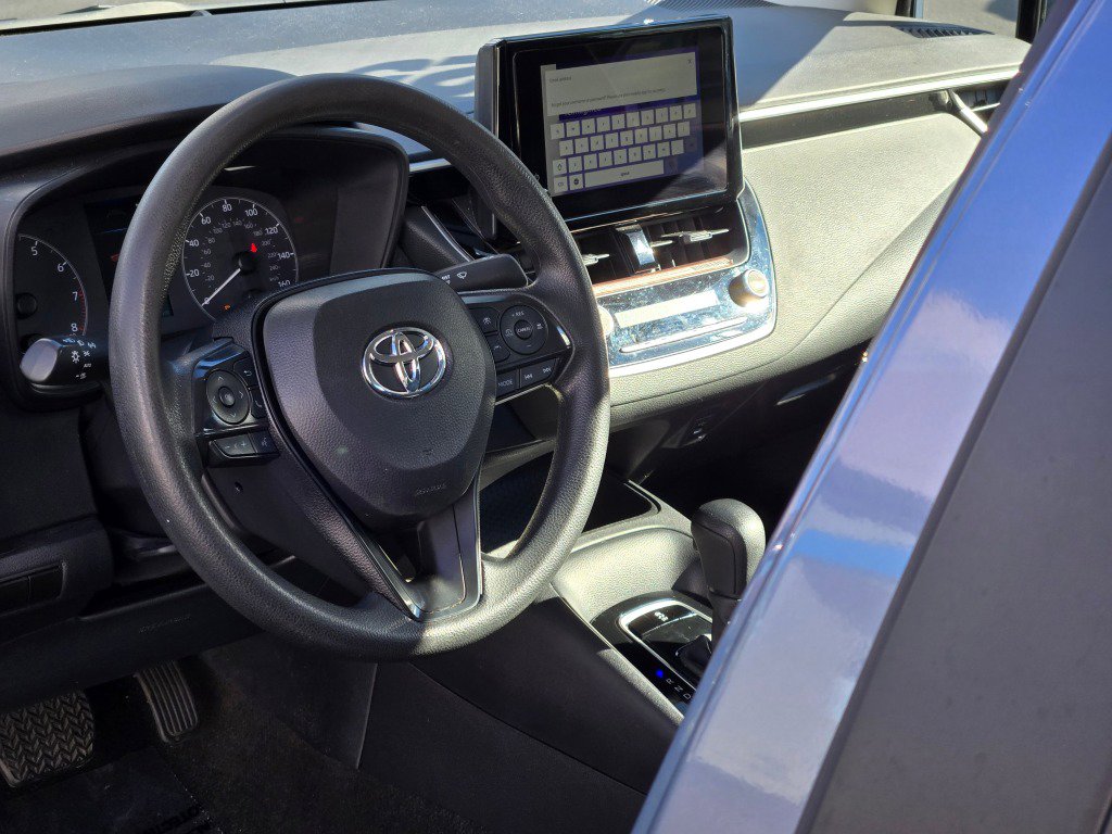 Used 2025 Toyota Corolla LE FWD image 20