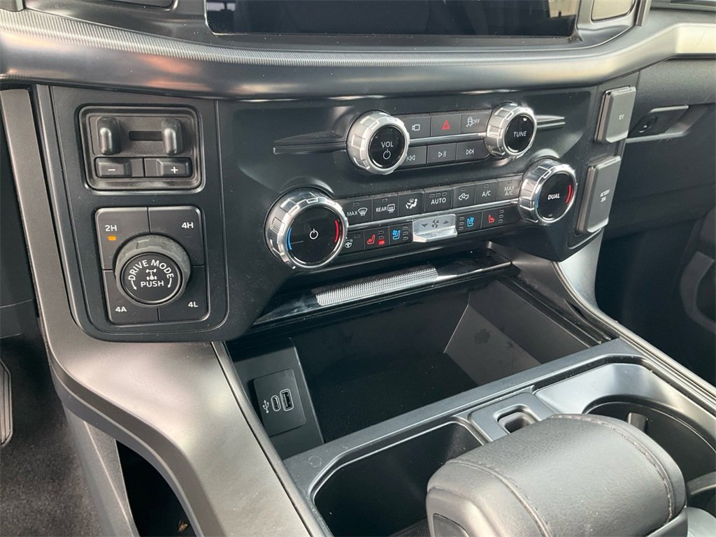 Used 2025 Ford F150 Lariat w/ Equipment Group 501A Mid image 28