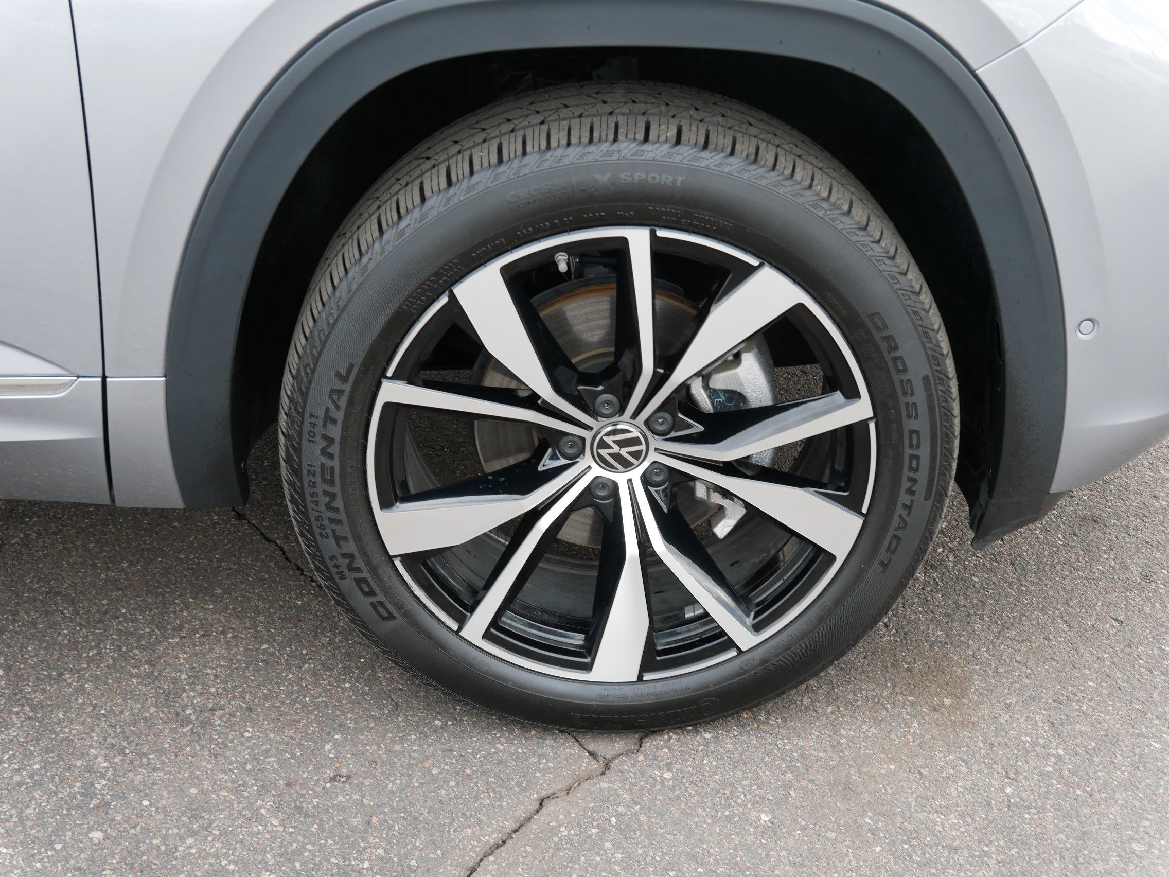 Certified 2025 Volkswagen Atlas Cross Sport SEL Premium R-Line image 15