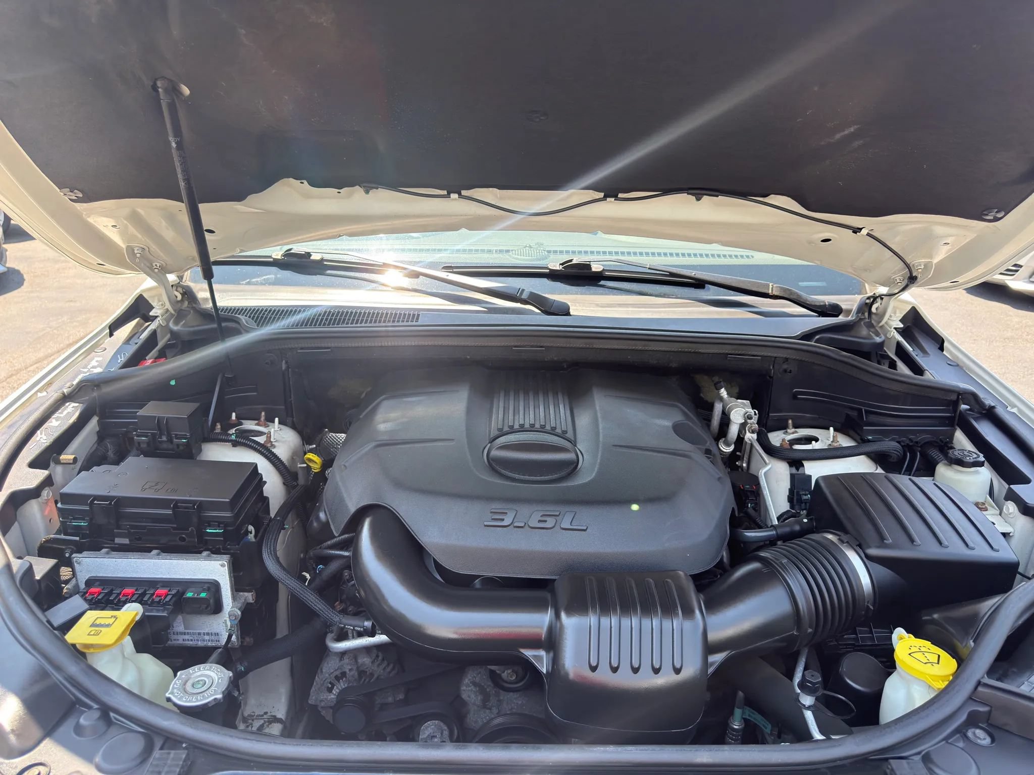 Used 2011 Jeep Grand Cherokee Laredo AWD/4WD image 14