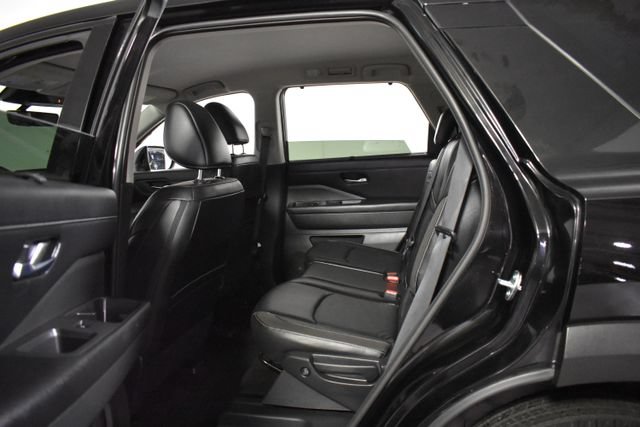 Used 2023 Nissan Pathfinder SL AWD/4WD image 31