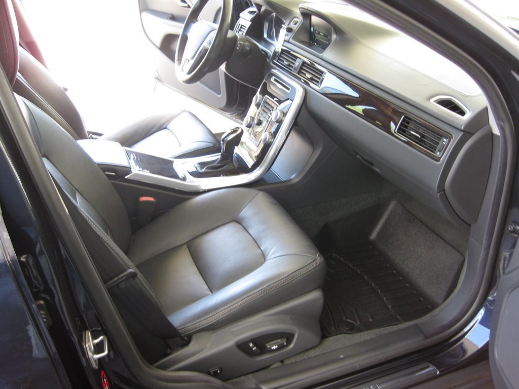 Used 2016 Volvo XC70 T5 Premier w/ Proximity Package FWD image 38
