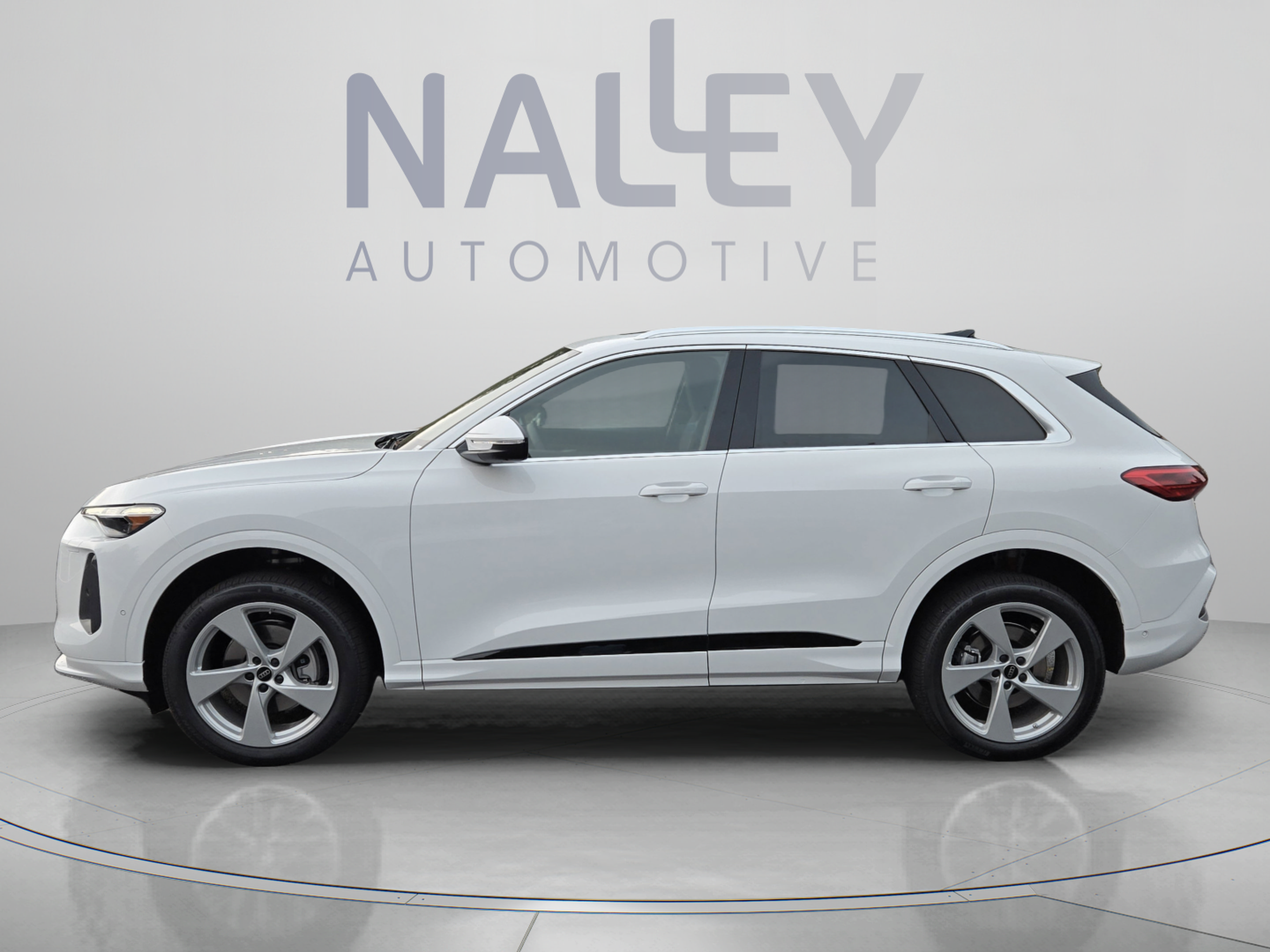 New 2026 Audi Q5 Premium Plus w/ Premium Plus AWD/4WD image 2