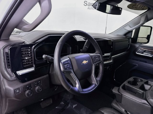 Used 2025 Chevrolet Silverado 2500 LT w/ Z71 Chrome Sport Edition AWD/4WD image 10
