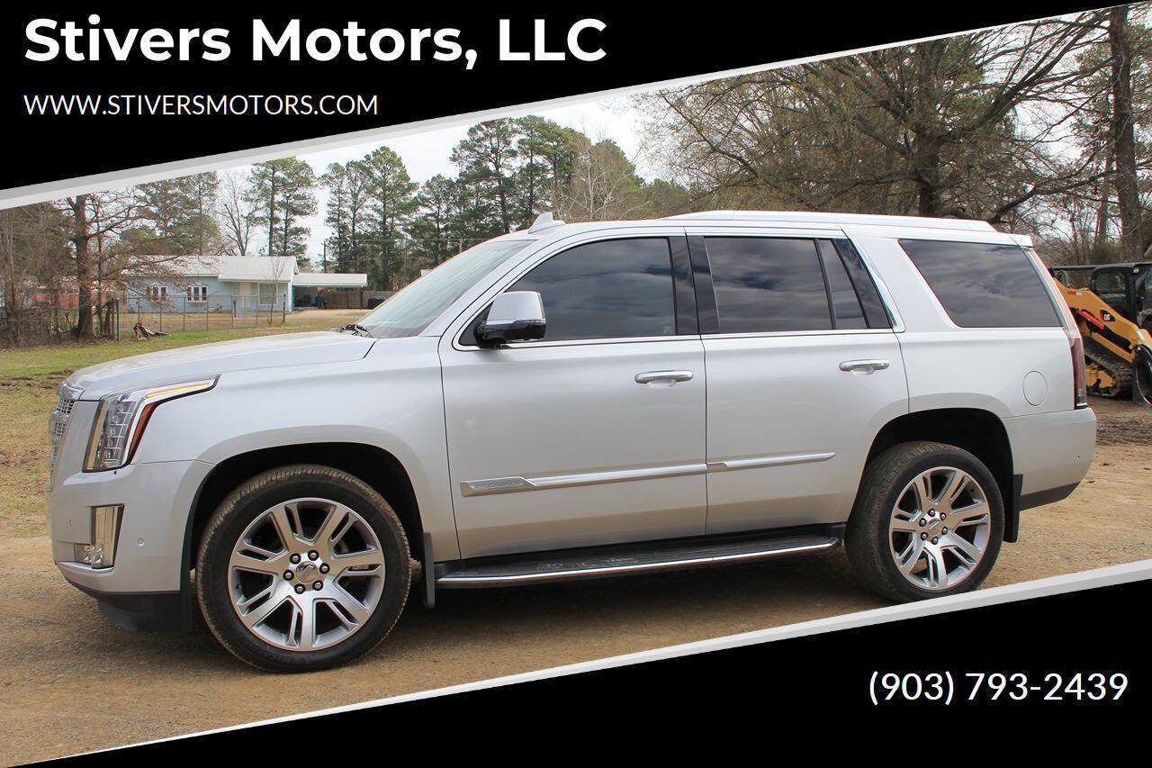 Used 2017 Cadillac Escalade Luxury AWD/4WD image 1