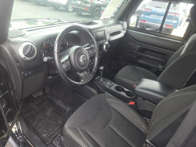 Used 2016 Jeep Wrangler Rubicon w/ Connectivity Group AWD/4WD image 23