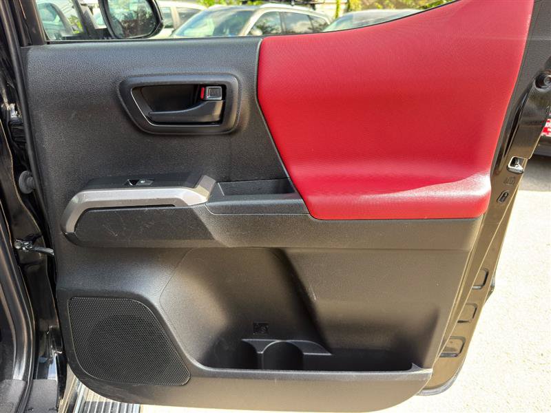Used 2023 Toyota Tacoma SR5 AWD/4WD image 17