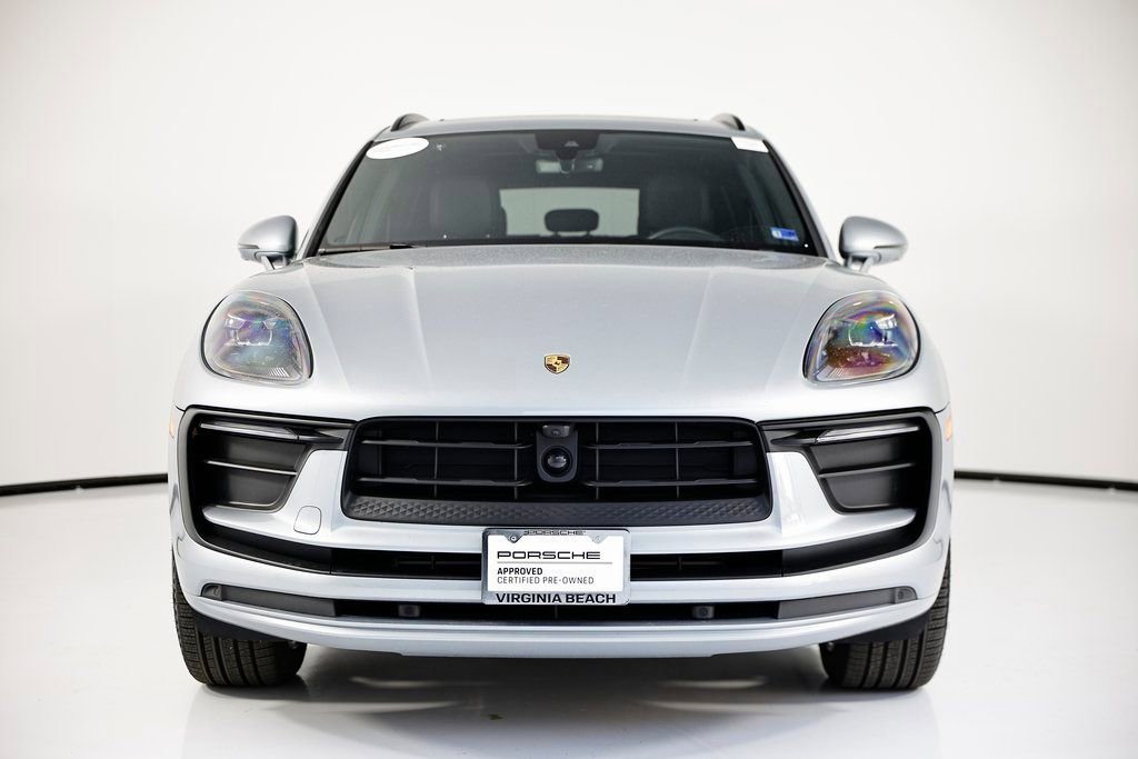 Certified 2025 Porsche Macan image 10