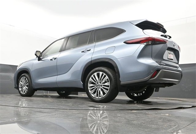 Used 2024 Toyota Highlander Platinum image 27