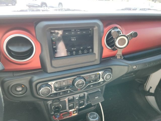 Used 2020 Jeep Wrangler Unlimited Rubicon w/ LED Lighting Group AWD/4WD image 14