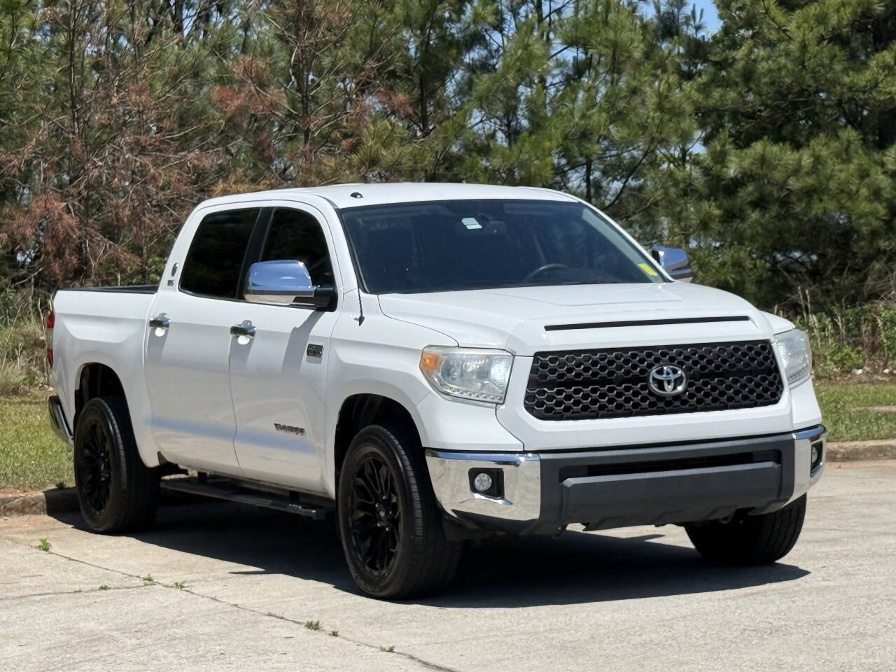 Used 2016 Toyota Tundra SR5 w/ SR5 Upgrade Package RWD image 3