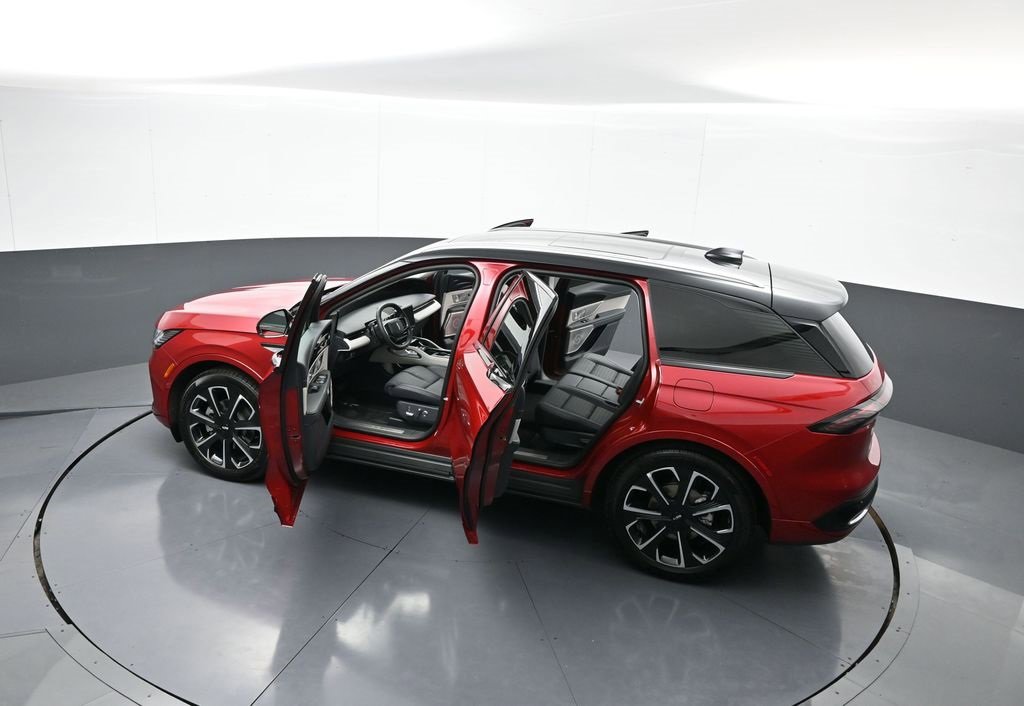 Used 2025 Lincoln Nautilus Reserve image 47