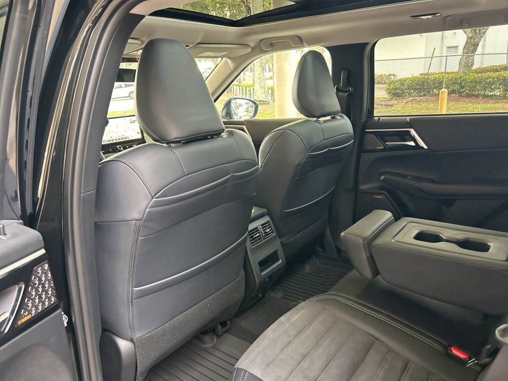 New 2026 Mitsubishi Outlander SE image 37