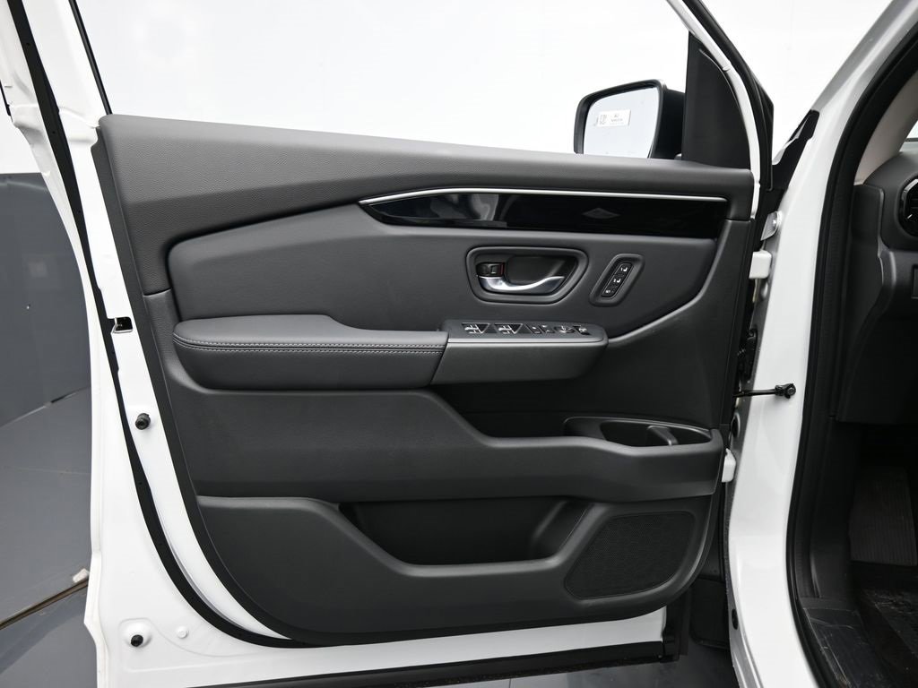 New 2025 Honda Pilot Touring image 30