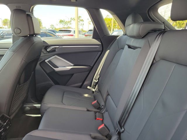 Certified 2025 Audi Q3 2.0T Premium Plus image 11