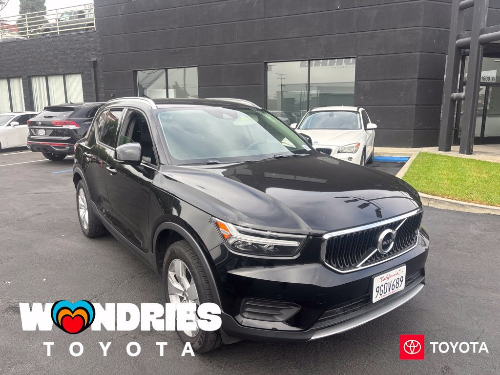 Used 2020 Volvo XC40 T5 Momentum