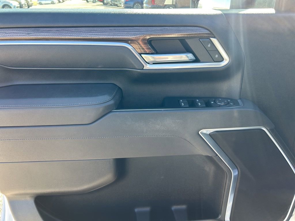 Used 2025 Chevrolet Silverado 2500 LT w/ Convenience Package image 12