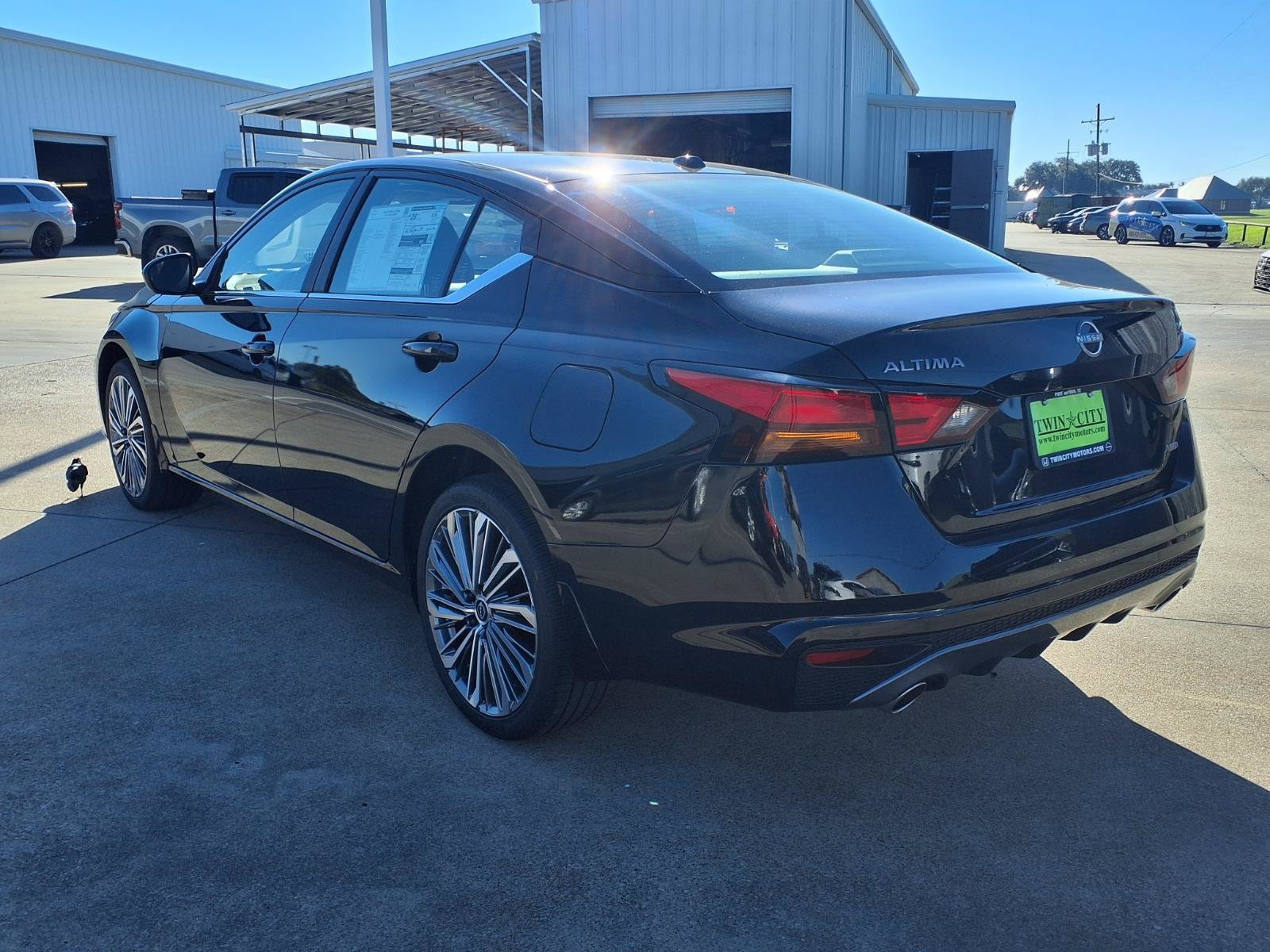 New 2026 Nissan Altima 2.5 SV w/ SV Premium Package AWD/4WD image 2