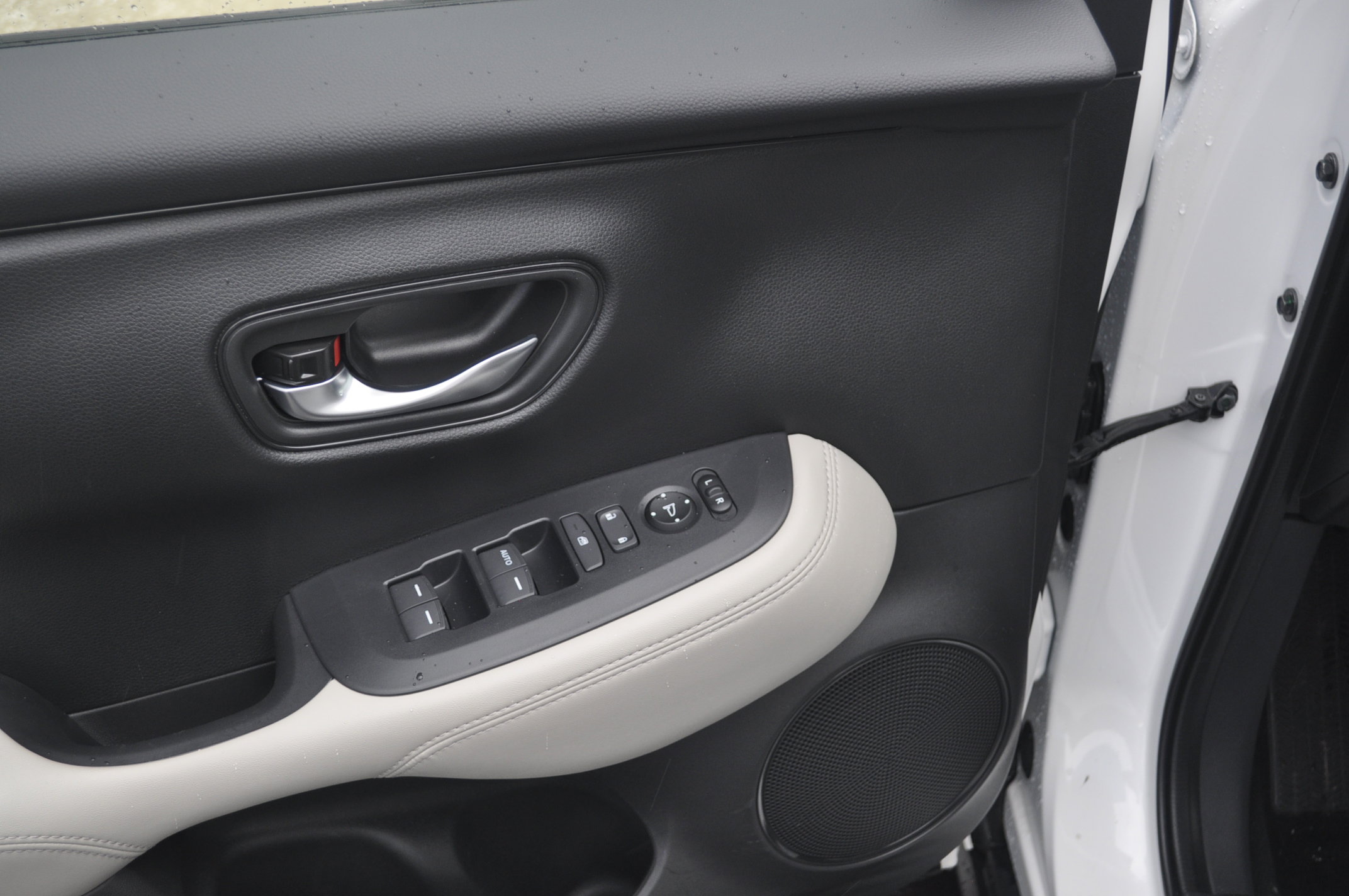 Certified 2026 Honda HR-V LX image 15