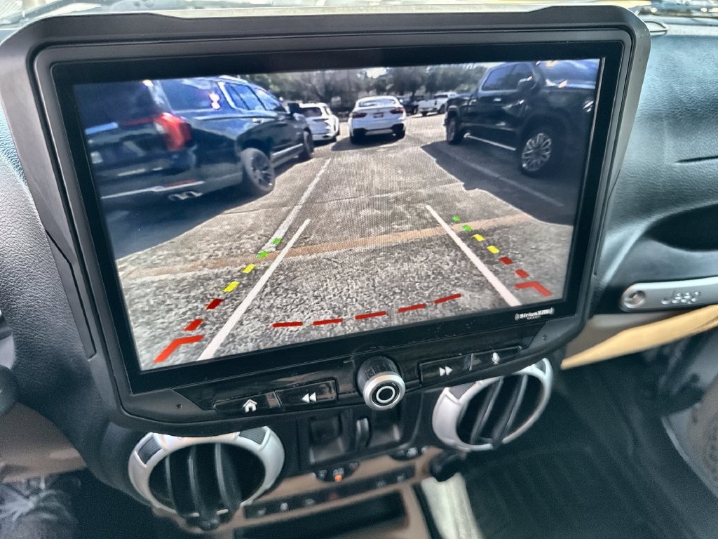Used 2015 Jeep Wrangler Unlimited Sahara w/ Dual Top Group AWD/4WD image 29